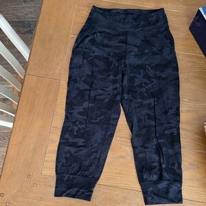 Lululemon Align Camouflage Cropped Joggers